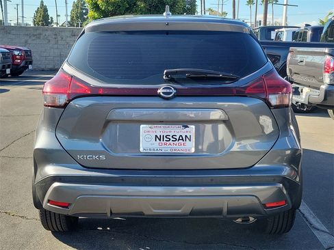 Used 2022 Nissan Kicks S image 23