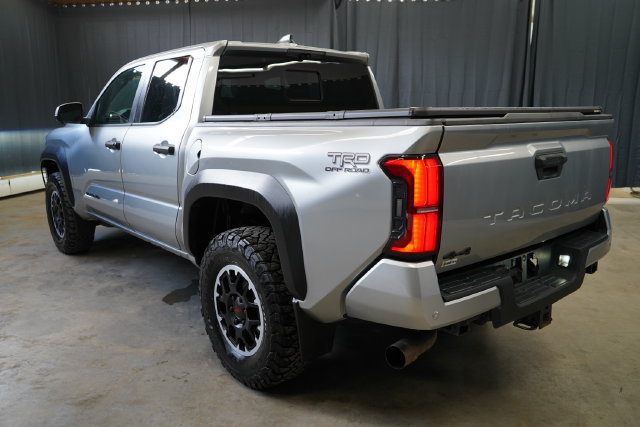 Used 2024 Toyota Tacoma TRD Off-Road w/ TRD Off Road Premium Package AWD/4WD image 5