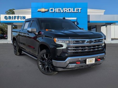 Used 2025 Chevrolet Silverado 1500 LTZ AWD/4WD image 2