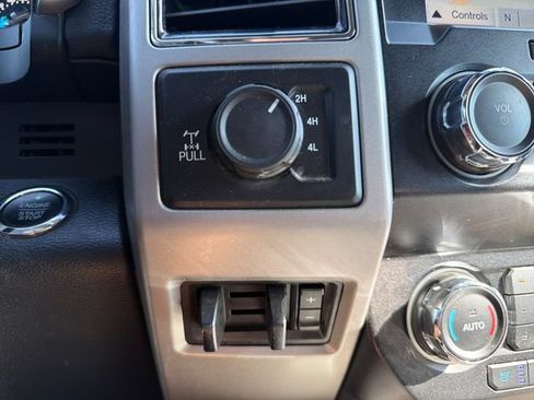 Used 2019 Ford F250 Lariat w/ Lariat Ultimate Package AWD/4WD image 22