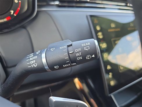 Used 2024 Land Rover Range Rover Sport SE image 30