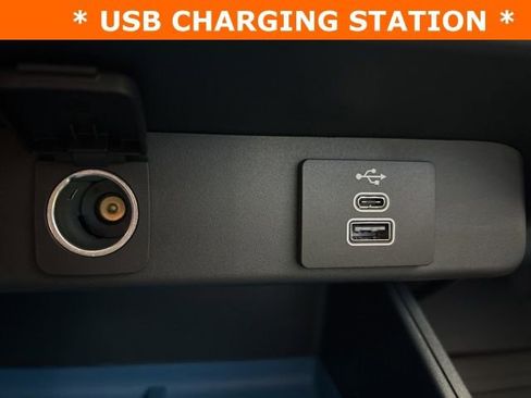 New 2025 Ford Maverick XLT w/ XLT Luxury Package image 16