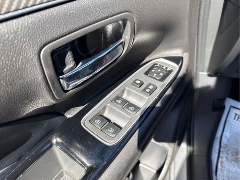 Used 2021 Mitsubishi Outlander SEL image 45