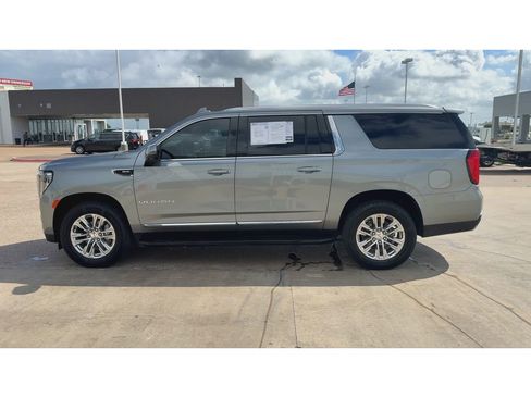 Used 2023 GMC Yukon XL SLT w/ SLT Premium Package RWD image 5
