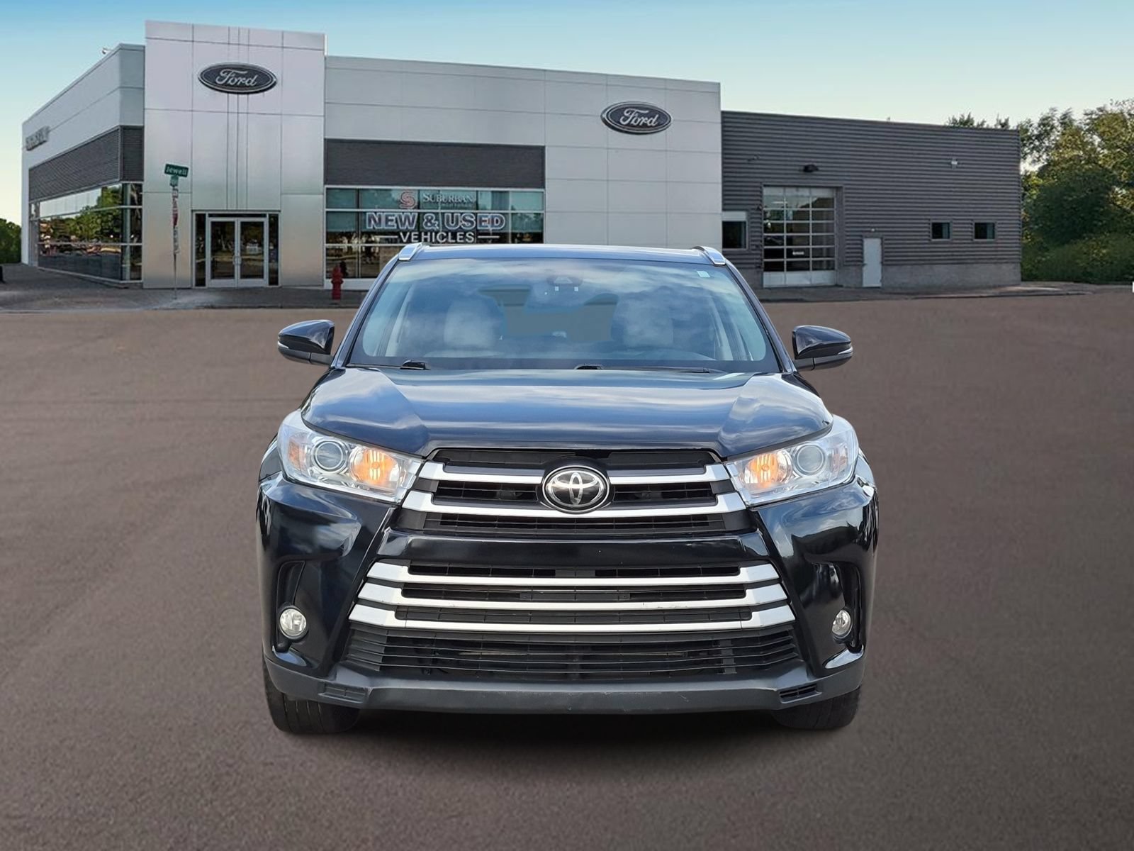 Used 2017 Toyota Highlander XLE AWD/4WD image 3