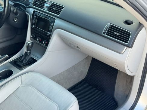 Used 2014 Volkswagen Passat TDI SE FWD image 13
