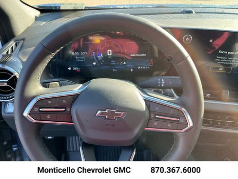 New 2026 Chevrolet Equinox LT w/ Convenience Package II image 11