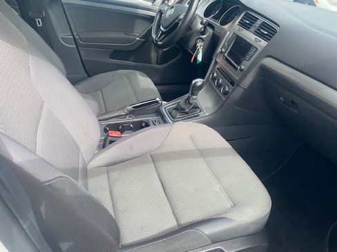 Used 2016 Volkswagen Golf 4-Door FWD image 12