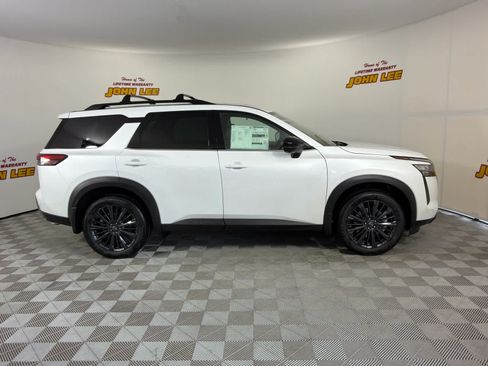 New 2026 Nissan Pathfinder SL w/ SL Premium Package FWD image 7