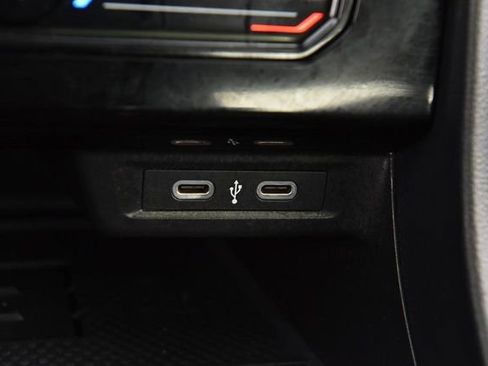 Used 2025 Volkswagen Jetta SE image 16