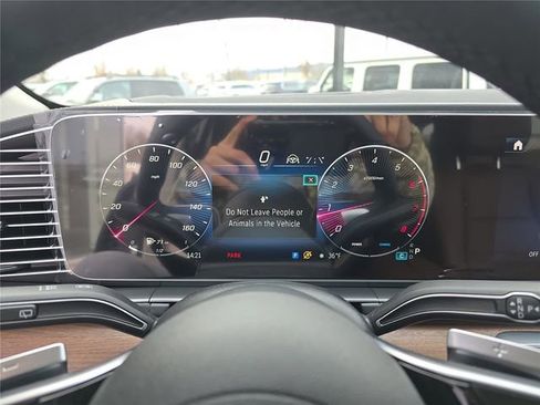 New 2026 Mercedes-Benz GLE 450 4MATIC image 33