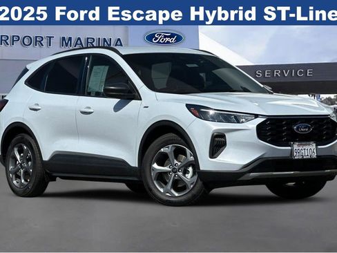 Certified 2025 Ford Escape ST-Line w/ Equipment Group 301A FWD image 2