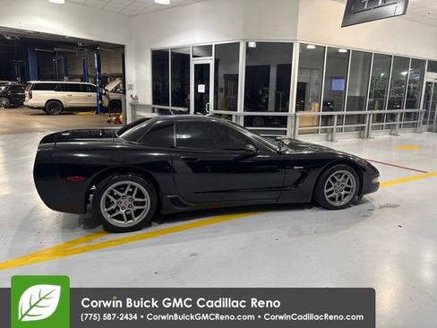 Used 2003 Chevrolet Corvette Z06 w/ Memory Package, 3 Drivers RWD image 9
