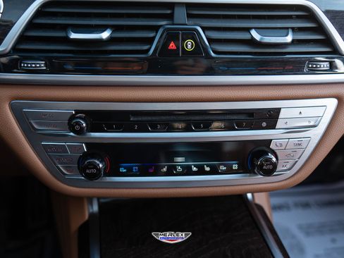 Used 2020 BMW 750i xDrive xDrive M SPORT LINE w/ Autobahn Package image 36