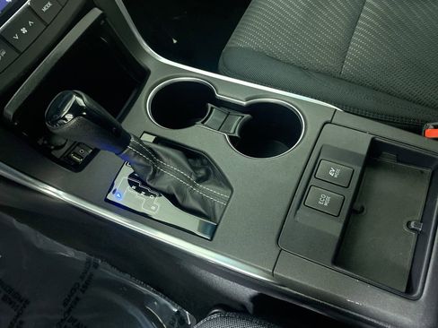 Used 2015 Toyota Camry LE image 15