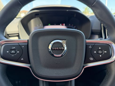 Certified 2024 Volvo XC40 B5 Plus w/ Protection Package Premier image 33