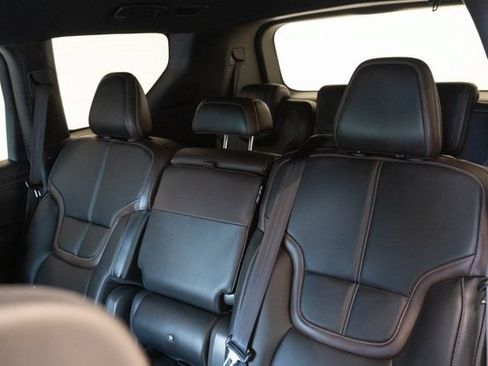 Used 2025 Nissan Armada SL AWD/4WD image 22