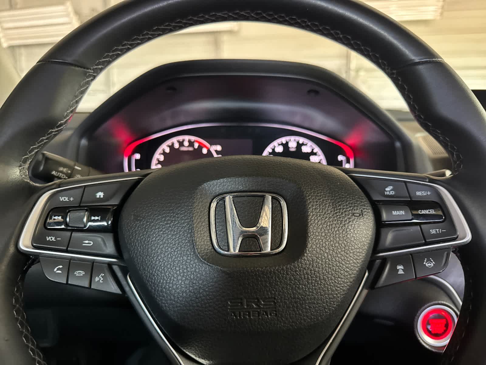 Used 2018 Honda Accord Touring image 25