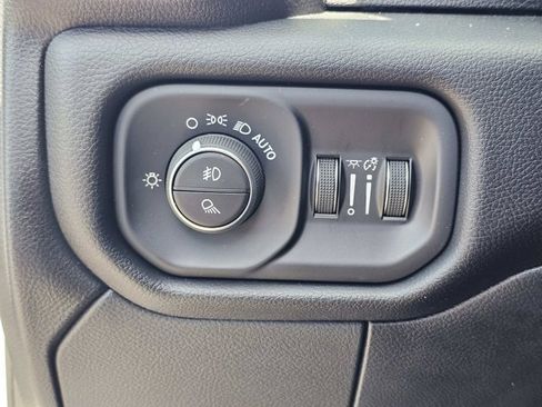 Used 2026 RAM 2500 Laramie AWD/4WD image 20