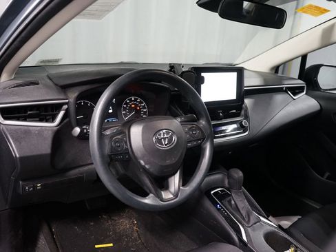 Used 2023 Toyota Corolla LE image 7