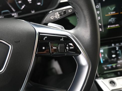 Used 2022 Audi e-tron Premium Plus w/ Premium Plus Package image 20