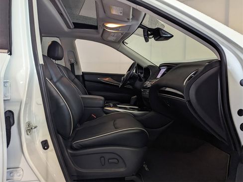 Used 2019 INFINITI QX60 Luxe w/ Essential Package image 18