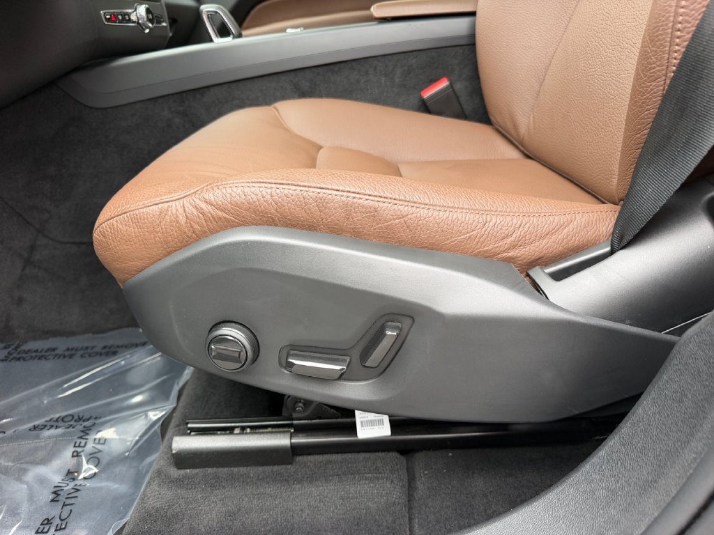 Certified 2024 Volvo XC60 T8 Plus w/ Climate Package AWD/4WD image 17