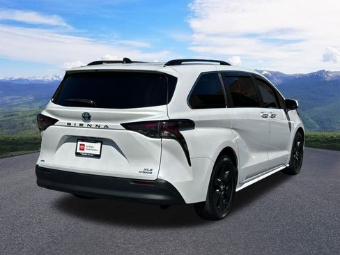 Certified 2023 Toyota Sienna XLE w/ XLE Plus Package AWD/4WD image 7