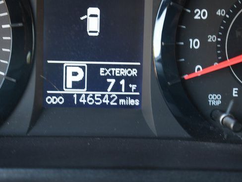 Used 2015 Toyota Sienna LE FWD image 33