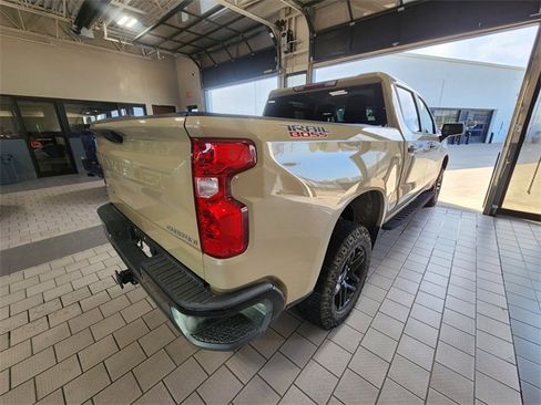 Used 2023 Chevrolet Silverado 1500 Custom Trail Boss AWD/4WD image 4
