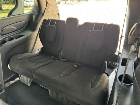 Used 2018 Chrysler Pacifica Touring Plus w/ S Appearance Package FWD image 26