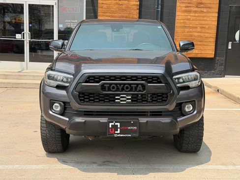 Used 2020 Toyota Tacoma TRD Off-Road w/ TRD Premium Off Road Package AWD/4WD image 7