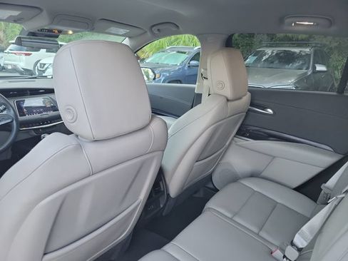 Used 2022 Cadillac XT4 Luxury FWD image 12