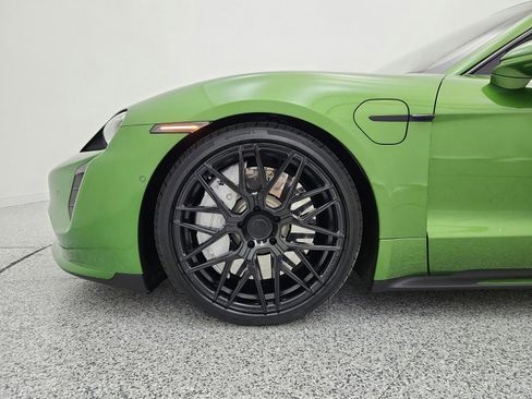 Used 2020 Porsche Taycan image 16