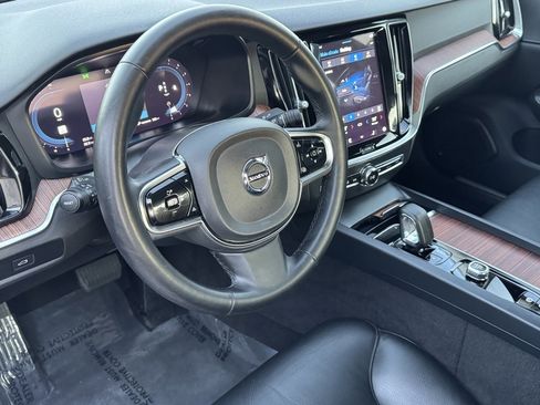 Used 2024 Volvo S60 B5 Plus image 18