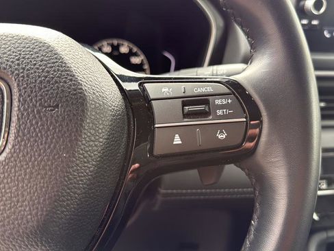 Used 2025 Honda Pilot EX-L image 26