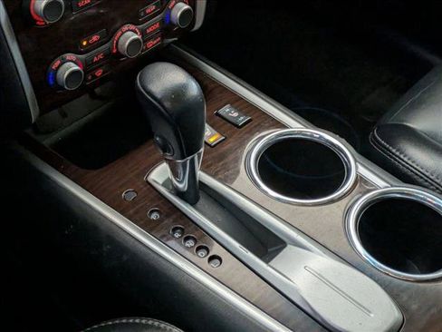 Used 2015 Nissan Pathfinder SL image 12