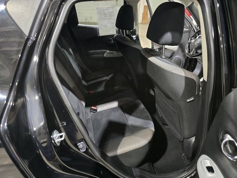 Used 2017 Nissan Juke SV AWD/4WD image 30