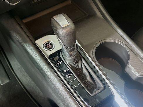 Used 2025 Nissan Altima 2.5 SV image 23