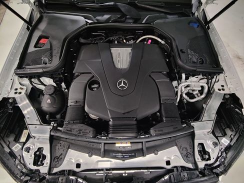 Used 2018 Mercedes-Benz E 400 4MATIC Coupe image 5
