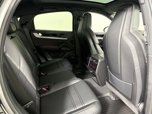 New 2026 Porsche Cayenne S image 24
