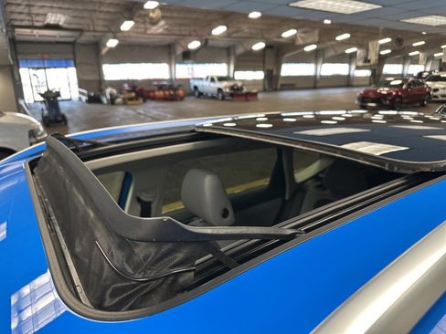 Used 2024 Volkswagen Taos SE image 11