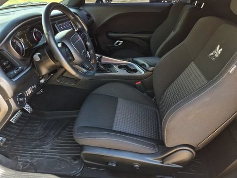 Used 2022 Dodge Challenger R/T Scat Pack RWD image 8
