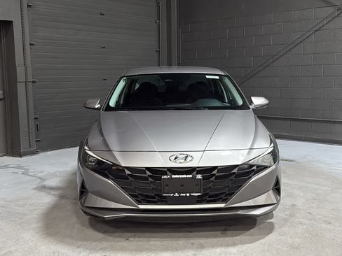 Used 2023 Hyundai Elantra SEL w/ Convenience Package FWD image 2