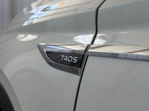 Used 2024 Volkswagen Taos SE FWD image 34
