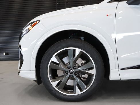 Certified 2024 Audi Q4 e-tron Premium Plus image 4