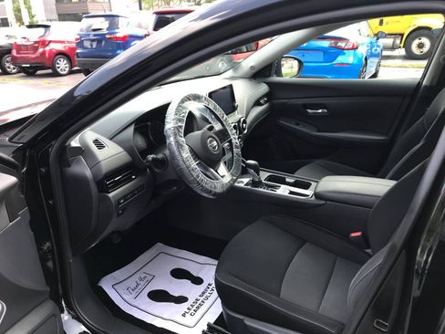 Used 2020 Nissan Sentra SV w/ Trunk Package FWD image 9