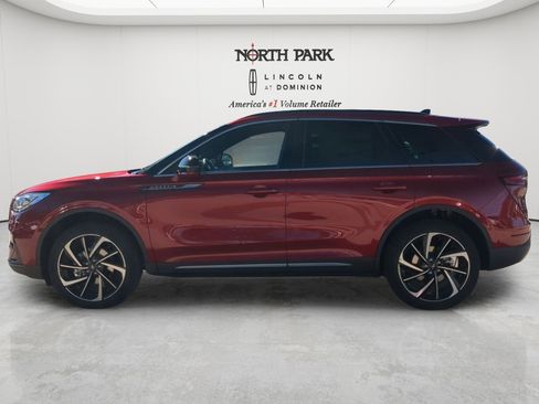 New 2026 Lincoln Corsair Reserve FWD image 6