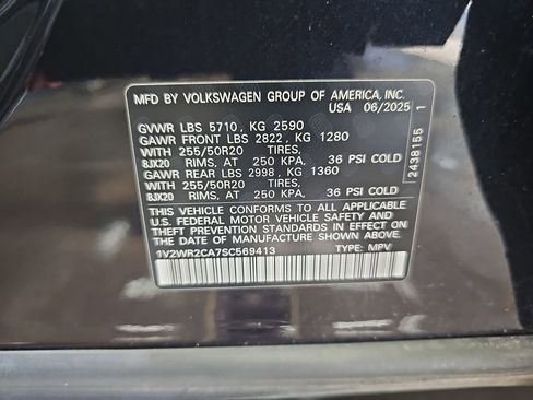 Used 2025 Volkswagen Atlas SE FWD image 34