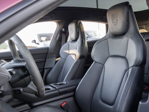 Used 2023 Porsche Taycan GTS image 5